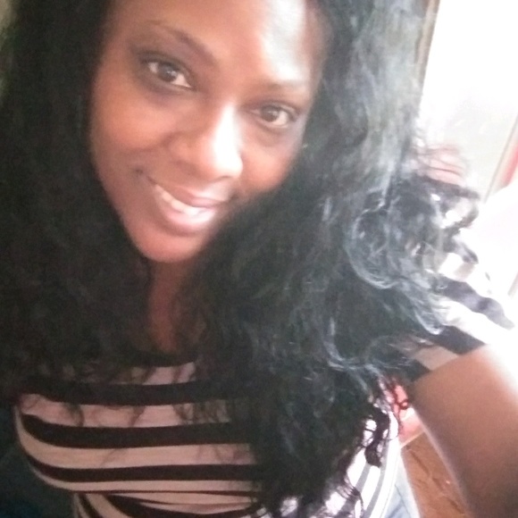 Meet your Posher, Demetria - Picture 1 of 1